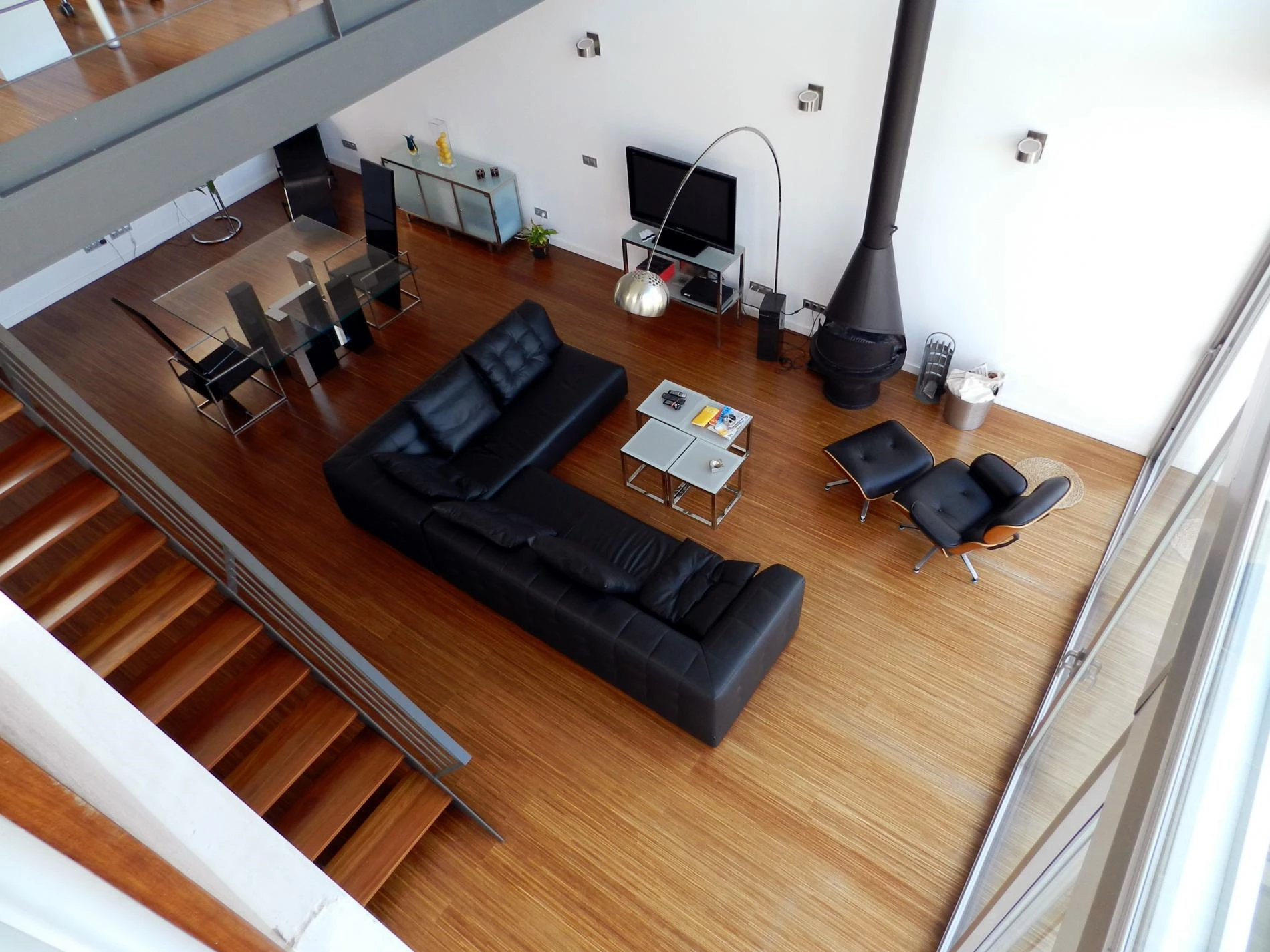 HOUSE IN ESTABLIMENTS