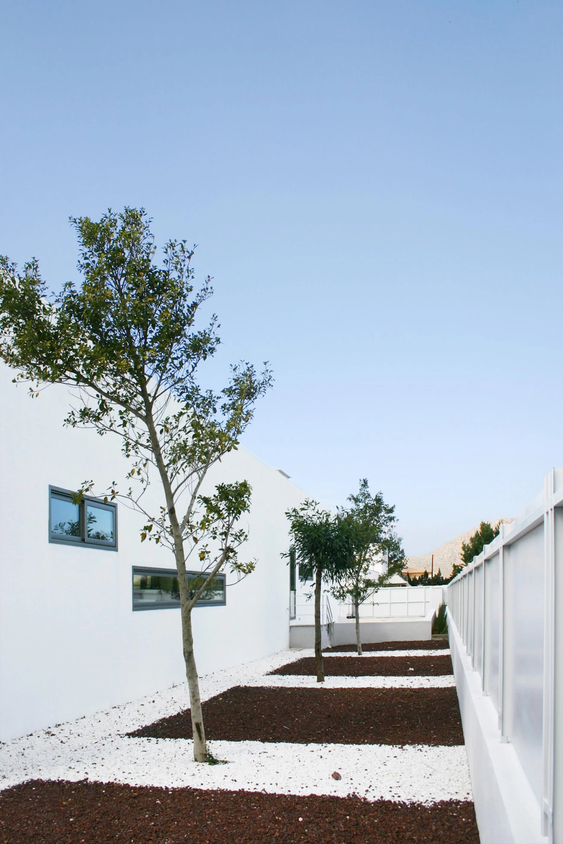 L4 HOUSE