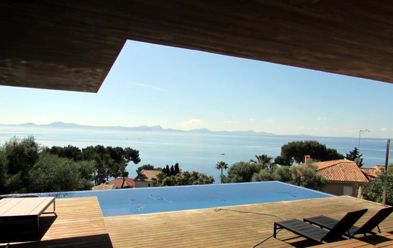 P20 HOUSE