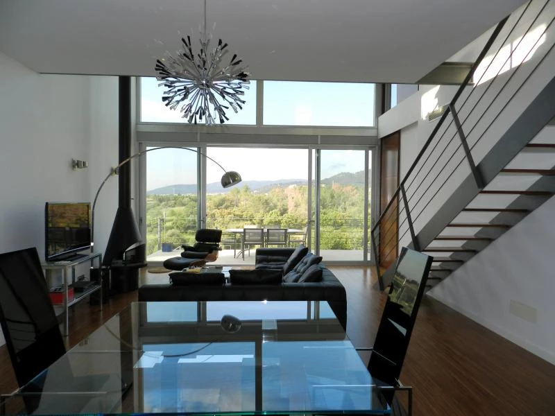 HOUSE IN ESTABLIMENTS
