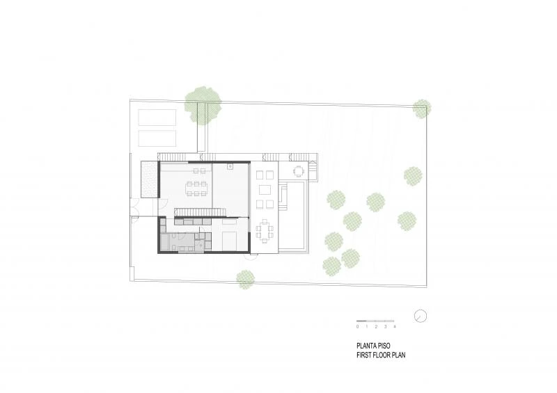 HOUSE IN ESTABLIMENTS