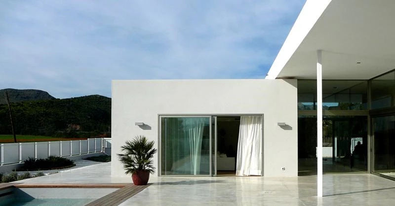 L4 HOUSE