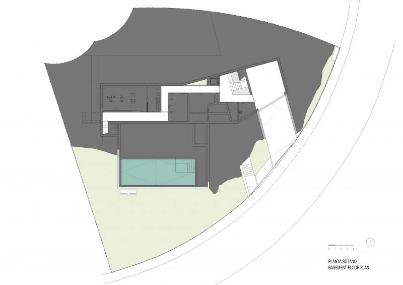 G04 HOUSE